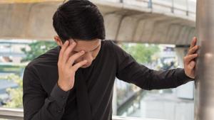 Feeling dizzy when standing up can indicate greater risk of developing dementia or stroke decades later.(Shutterstock) Feeling dizzy when standing up can indicate greater risk of developing dementia or stroke decades later.(Shutterstock)