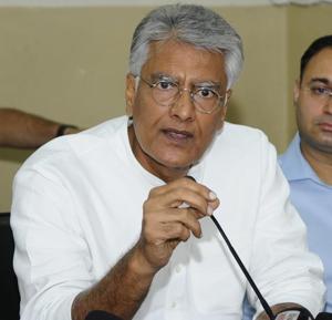 Punjab Congress chief and Gurdaspur MP Sunil Jakhar.(HT File) Punjab Congress chief and Gurdaspur MP Sunil Jakhar.(HT File)