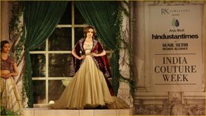 Spotted at ICW 2018: Jewellery inspired by the Victorian era in Anju Modi’s bridal collection Spotted at ICW 2018: Jewellery inspired by the Victorian era in Anju Modi’s bridal collection