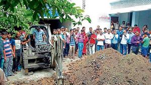 A site on the shelter home campus at Muzaffarpur being dug on suspicion that a rape victim was allegedly buried there.(HT file photo) A site on the shelter home campus at Muzaffarpur being dug on suspicion that a rape victim was allegedly buried there.(HT file photo)