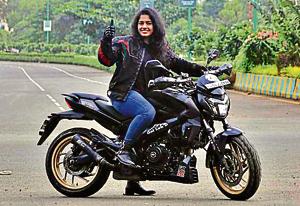 More such road trips are on the way for Kanaka Shetty on her Bajaj Dominar.(Praful Gangurde/HT)