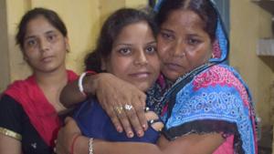 Simranjit landed at the Amritsar airport at 1.30pm on Sunday, but Punjab Police did not hand her over her to her relatives immediately. The police questioned her for over three hours to get details of the agent who sent her to Dubai.(HT Photo) Simranjit landed at the Amritsar airport at 1.30pm on Sunday, but Punjab Police did not hand her over her to her relatives immediately. The police questioned her for over three hours to get details of the agent who sent her to Dubai.(HT Photo)