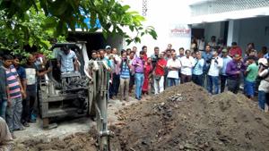 Police investigate the site where a rape victim was alleged buried, at a government shelter home in Muzaffarpur.(PTI File Photo) Police investigate the site where a rape victim was alleged buried, at a government shelter home in Muzaffarpur.(PTI File Photo)