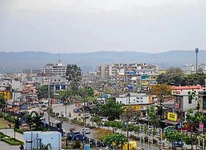 The Dehradun smart city project worth Rs 1200 crore will be implemented by June next year, said Ashish Kumar Srivastava, vice chairman of Mussoorie Dehradun Development Authority.(HT Photo) The Dehradun smart city project worth Rs 1200 crore will be implemented by June next year, said Ashish Kumar Srivastava, vice chairman of Mussoorie Dehradun Development Authority.(HT Photo)
