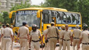 After the accident, the villagers from Kanhai and Wazirabad gathered at the spot and vandalised the bus and pelted it with stones in protest.(Parveen Kumar / HT Photo) After the accident, the villagers from Kanhai and Wazirabad gathered at the spot and vandalised the bus and pelted it with stones in protest.(Parveen Kumar / HT Photo)