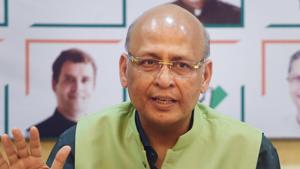 Senior Congress leaders Mallikarjun Kharge, P Chidambaram, Kapil Sibal, Abhishek Manu Singhvi and Anand Sharma met the law commission to articulate the party’s stand on holding simultaneous polls. Singhvi (pictured) made the main presentation.(PTI/File Photo) Senior Congress leaders Mallikarjun Kharge, P Chidambaram, Kapil Sibal, Abhishek Manu Singhvi and Anand Sharma met the law commission to articulate the party’s stand on holding simultaneous polls. Singhvi (pictured) made the main presentation.(PTI/File Photo)
