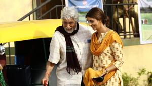 Amitabh Bachchan and his daughter Shweta Bachchan Nanda in a still from the Kalyan jewellery ad, which was later withdrawn.(IANS) Amitabh Bachchan and his daughter Shweta Bachchan Nanda in a still from the Kalyan jewellery ad, which was later withdrawn.(IANS)