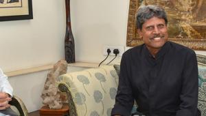 Kapil Dev said he congratulated Imran Khan over phone on his becoming Prime-Minister-in-waiting.(PTI/File Photo) Kapil Dev said he congratulated Imran Khan over phone on his becoming Prime-Minister-in-waiting.(PTI/File Photo)
