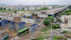 Started in 2016, the Chandigarh-Kharar highway work has been going on at a snail’s pace.(HT File) Started in 2016, the Chandigarh-Kharar highway work has been going on at a snail’s pace.(HT File)