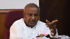 JD(S) leader HD Deve Gowda speaks during a press conference at Karnataka Bhawan, in New Delhi.(Vipin Kumar/HT File Photo)
