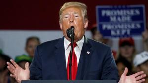 US President Donald Trump holds a Make America Great Again rally in Olentangy Orange High School in Lewis Center, OH, US on August 4.(REUTERS) US President Donald Trump holds a Make America Great Again rally in Olentangy Orange High School in Lewis Center, OH, US on August 4.(REUTERS)