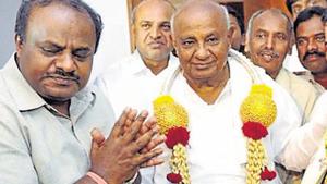 JD(S) chief HD Deve Gowda (right) with Karnataka chief minister HD Kumaraswamy in Bengaluru.(PTI File Photo) JD(S) chief HD Deve Gowda (right) with Karnataka chief minister HD Kumaraswamy in Bengaluru.(PTI File Photo)