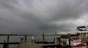 The boat named ‘Oceana’ with 15 fishermen on board was hit on Tuesday morning.(PTI File Photo/Representative image) The boat named ‘Oceana’ with 15 fishermen on board was hit on Tuesday morning.(PTI File Photo/Representative image)