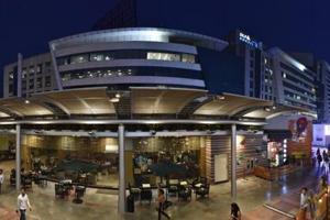 Cyberhub in Gurugram. Vivek Vyas, a Mumbaikar who moved to Gurugram in 2015, says when he visits the CyberHub, he could be anywhere in the world.(Sanjeev Khanna / HT File Photo) Cyberhub in Gurugram. Vivek Vyas, a Mumbaikar who moved to Gurugram in 2015, says when he visits the CyberHub, he could be anywhere in the world.(Sanjeev Khanna / HT File Photo)