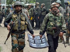 The Army’s 32 Rashtriya Rifles (RR) and 9 para-commandos launched an operation in the Hamam Markote forests of Rafiabad on Wednesday and killed four militants.(PTI) The Army’s 32 Rashtriya Rifles (RR) and 9 para-commandos launched an operation in the Hamam Markote forests of Rafiabad on Wednesday and killed four militants.(PTI)