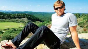 Jonty Rhodes will take part in the Covelong Point Surf Music Yoga festival to be held at Kovalam from August 17-19.(Twitter) Jonty Rhodes will take part in the Covelong Point Surf Music Yoga festival to be held at Kovalam from August 17-19.(Twitter)