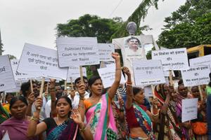 Bahujan Azad Party workers shout slogans during a protest against Muzaffarpur shelter home rape case, in Patna on August 7, 2018.(PTI) Bahujan Azad Party workers shout slogans during a protest against Muzaffarpur shelter home rape case, in Patna on August 7, 2018.(PTI)