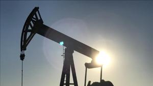 FILE PHOTO: An oil pump jack is seen at sunset near Midland, Texas, U.S., May 3, 2017. REUTERS/Ernest Scheyder/File Photo(Reuters File Photo) FILE PHOTO: An oil pump jack is seen at sunset near Midland, Texas, U.S., May 3, 2017. REUTERS/Ernest Scheyder/File Photo(Reuters File Photo)