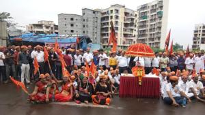 Protests outside Panvel Tehsildar office.(HT Photo) Protests outside Panvel Tehsildar office.(HT Photo)