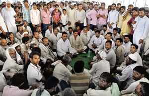 On Thursday, a mahapanchayat of 36 communities in Punhana sent a memorandum to Haryana chief minister Manohar Lal Khattar.(Parveen Kumar/HT Photo) On Thursday, a mahapanchayat of 36 communities in Punhana sent a memorandum to Haryana chief minister Manohar Lal Khattar.(Parveen Kumar/HT Photo)