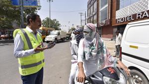 The Road Transport and Highways Ministry told the states that driving licence, registration certificate or other documents in electronic form presented through the official platforms be treated at par with the certificates issued by the transport authorities.(Sanjeev Verma/HT File Photo) The Road Transport and Highways Ministry told the states that driving licence, registration certificate or other documents in electronic form presented through the official platforms be treated at par with the certificates issued by the transport authorities.(Sanjeev Verma/HT File Photo)