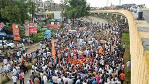 On Thursday, agitators in Pune, Aurangabad, Latur, Nagpur and Hingoli were seen damaging vehicles, blocking roads and throwing stones.(HT FILE)