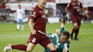 Vissel Kobe's Andres Iniesta of Spain scores his first goal for Vissel Kobe during their J-League soccer match against Jubilo Iwata in Kobe, Japan in this photo taken by Kyodo August 11, 2018.(REUTERS) Vissel Kobe's Andres Iniesta of Spain scores his first goal for Vissel Kobe during their J-League soccer match against Jubilo Iwata in Kobe, Japan in this photo taken by Kyodo August 11, 2018.(REUTERS)