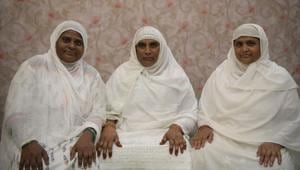 Taiyyabhi Hamid Sheikh, Shamshabbi Israeli Sayeed and Naseema Begum Mehmood Sayeed at Taloja in Navi Mumbai on Friday(Bachchan Kumar/ HT Photo) Taiyyabhi Hamid Sheikh, Shamshabbi Israeli Sayeed and Naseema Begum Mehmood Sayeed at Taloja in Navi Mumbai on Friday(Bachchan Kumar/ HT Photo)
