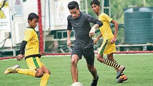 These Mumbai students believe football can go a long way in helping their less unfortunate counterparts secure an education.(HT Photo) These Mumbai students believe football can go a long way in helping their less unfortunate counterparts secure an education.(HT Photo)