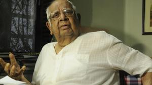 In 2008, the CPI(M) top brass had asked Somnath Chatterjee to resign from the Lok Sabha Speaker’s post and vote against the UPA government in the trust vote. When he refused to comply, the party, then under the leadership of Prakash Karat, expelled him for life.(Samir Jana/HT File Photo) In 2008, the CPI(M) top brass had asked Somnath Chatterjee to resign from the Lok Sabha Speaker’s post and vote against the UPA government in the trust vote. When he refused to comply, the party, then under the leadership of Prakash Karat, expelled him for life.(Samir Jana/HT File Photo)