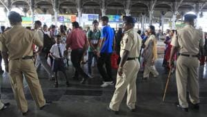 A view of the Bandra railway station, which comes under Western Railway.(Vijayanand Gupta/ HT File) A view of the Bandra railway station, which comes under Western Railway.(Vijayanand Gupta/ HT File)