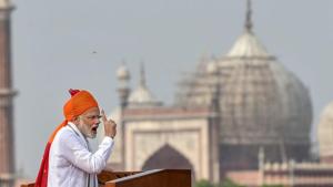 Prime Minister Narendra Modi addresses the nation from the ramparts of the Red Fort on the occasion of 72nd Independence Day, in New Delhi on Wednesday.(PTI photo) Prime Minister Narendra Modi addresses the nation from the ramparts of the Red Fort on the occasion of 72nd Independence Day, in New Delhi on Wednesday.(PTI photo)