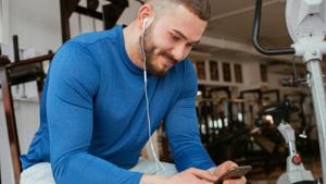 Gym etiquette: Always use earphones and headphones.(Shutterstock) Gym etiquette: Always use earphones and headphones.(Shutterstock)