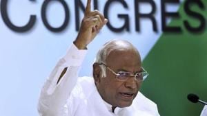 Senior Congress leader Mallikarjun Kharge addressing the media at AICC headquarters in New Delhi.(PTI File Photo) Senior Congress leader Mallikarjun Kharge addressing the media at AICC headquarters in New Delhi.(PTI File Photo)