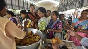 People at a relief camp in Alappuzha district in flood-hit Kerala. Nearly 10 lakh people, one lakh of them children, are staying in relief camp all over the state.(Raj K Raj/HT photo) People at a relief camp in Alappuzha district in flood-hit Kerala. Nearly 10 lakh people, one lakh of them children, are staying in relief camp all over the state.(Raj K Raj/HT photo)