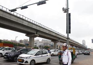From Monday, the police began trials on traffic intersections at Huda City Centre metro station and Sector 42-27.(Yogendra Kumar/HT Photo) From Monday, the police began trials on traffic intersections at Huda City Centre metro station and Sector 42-27.(Yogendra Kumar/HT Photo)