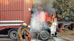The incident took place next to Shani temple near the Maruti company’s gate number 2 and one fire tender was rushed to the area to douse the flames.(HT Photo) The incident took place next to Shani temple near the Maruti company’s gate number 2 and one fire tender was rushed to the area to douse the flames.(HT Photo)