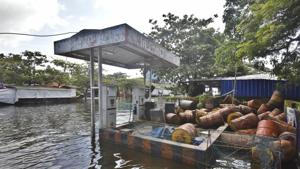 A view of a submerged petrol pump at Alappuzha district of Kerala.(Raj K Raj/HT Photo) A view of a submerged petrol pump at Alappuzha district of Kerala.(Raj K Raj/HT Photo)