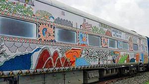 The new look Bihar Sampark Kranti Superfast Express at Darbhanga railway station before being flagged off on Thursday.(HT photo) The new look Bihar Sampark Kranti Superfast Express at Darbhanga railway station before being flagged off on Thursday.(HT photo)