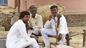 The families, currently around 120, stay in temporary settlements in a plot owned by Dalit leader Vedpal Tanwar, about five kilometers from Hisar town in Haryana.((Burhaan Kinu/HT File Photo)) The families, currently around 120, stay in temporary settlements in a plot owned by Dalit leader Vedpal Tanwar, about five kilometers from Hisar town in Haryana.((Burhaan Kinu/HT File Photo))