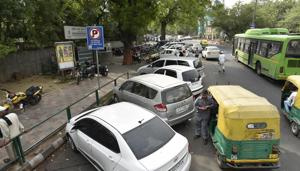 A group of shop owners had complained to the department in May and they had also moved a local court, which, in August, directed the enforcement officials to inspect the site and initiate action.(Sanchit Khanna/ Hindustan Times) A group of shop owners had complained to the department in May and they had also moved a local court, which, in August, directed the enforcement officials to inspect the site and initiate action.(Sanchit Khanna/ Hindustan Times)