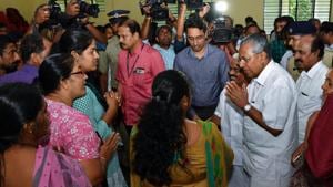 Kerala chief minister Pinarayi Vijayan during a visit to a relief camp at Kozhencherry, in Pathanamthitta, on Thursday.(PTI photo) Kerala chief minister Pinarayi Vijayan during a visit to a relief camp at Kozhencherry, in Pathanamthitta, on Thursday.(PTI photo)