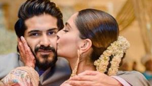 Sonam Kapoor and brother Harshvardhan Kapoor bond over food, fashion and films. Sonam Kapoor and brother Harshvardhan Kapoor bond over food, fashion and films.