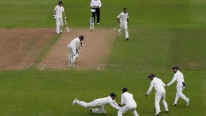 Rishabh Pant takes a catch to dismiss England's Adil Rashid.(REUTERS) Rishabh Pant takes a catch to dismiss England's Adil Rashid.(REUTERS)