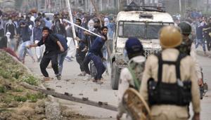 Kashmiri protesters clashed with police on the outskirts of Srinagar after forces killed four militants, including Islamic State of Jammu and Kashmir (ISJK) chief Dawood Salafi during an encounter at Nowshera village in South Kashmir.(HT File Photo) Kashmiri protesters clashed with police on the outskirts of Srinagar after forces killed four militants, including Islamic State of Jammu and Kashmir (ISJK) chief Dawood Salafi during an encounter at Nowshera village in South Kashmir.(HT File Photo)