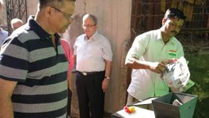 The Lokmanya Nagar Co-operative Housing Society in Mumbai’s Matunga treats its daily output of 25kg of organic waste in automatic tumbler machines and has processed over 5,000 kg of organic waste since January 26 this year.(HT Photo) The Lokmanya Nagar Co-operative Housing Society in Mumbai’s Matunga treats its daily output of 25kg of organic waste in automatic tumbler machines and has processed over 5,000 kg of organic waste since January 26 this year.(HT Photo)