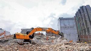 The twin building collapse in Shahberi village of Greater Noida on July 27 had resulted in the death of nine persons.(HT FILE) The twin building collapse in Shahberi village of Greater Noida on July 27 had resulted in the death of nine persons.(HT FILE)