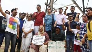 Buyers of Unitech Anthea floors hold a protest at the project site in sector 70, in Gurugram.(Yogendra Kumar/HT File Photo) Buyers of Unitech Anthea floors hold a protest at the project site in sector 70, in Gurugram.(Yogendra Kumar/HT File Photo)