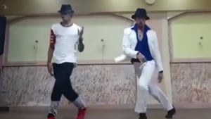Tiger Shroff wishes Michael Jackson a happy birthday in new video.