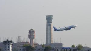 The objective to construct a dedicated elevated road is to develop a multimodal commute between the two airports.(Vipin Kumar/HT PHOTO) The objective to construct a dedicated elevated road is to develop a multimodal commute between the two airports.(Vipin Kumar/HT PHOTO)